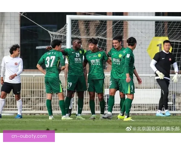 国安全队乘高铁赴苏州新援孔特随队出征